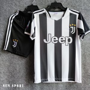 Mẫu quần áo đá bóng câu lạc bộ Juventus mùa 2021-2022